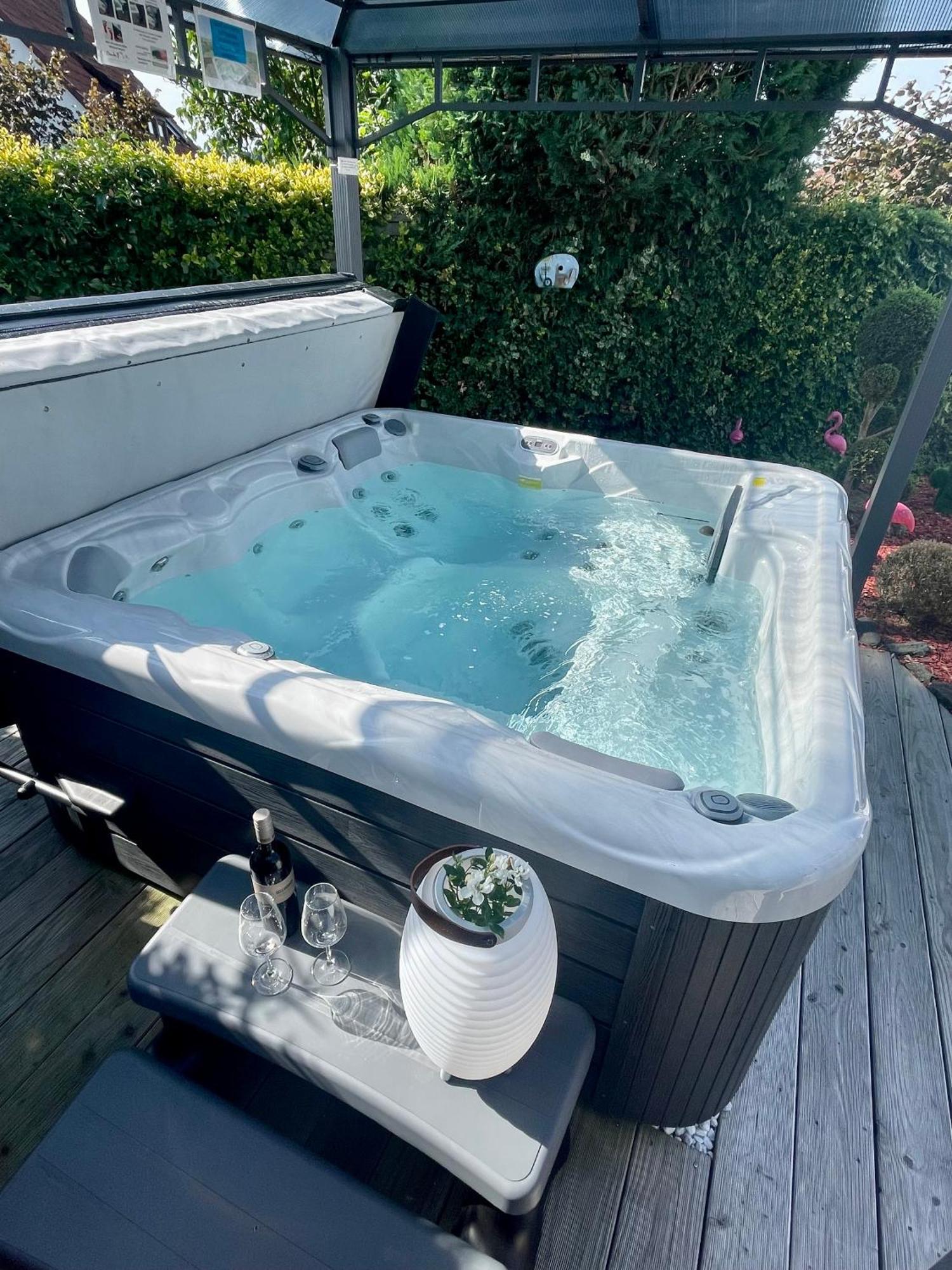 Ferienwohnung Schlossblick - 4 Sterne Sauna Pool Whirlpool Exklusiv Braunfels Esterno foto