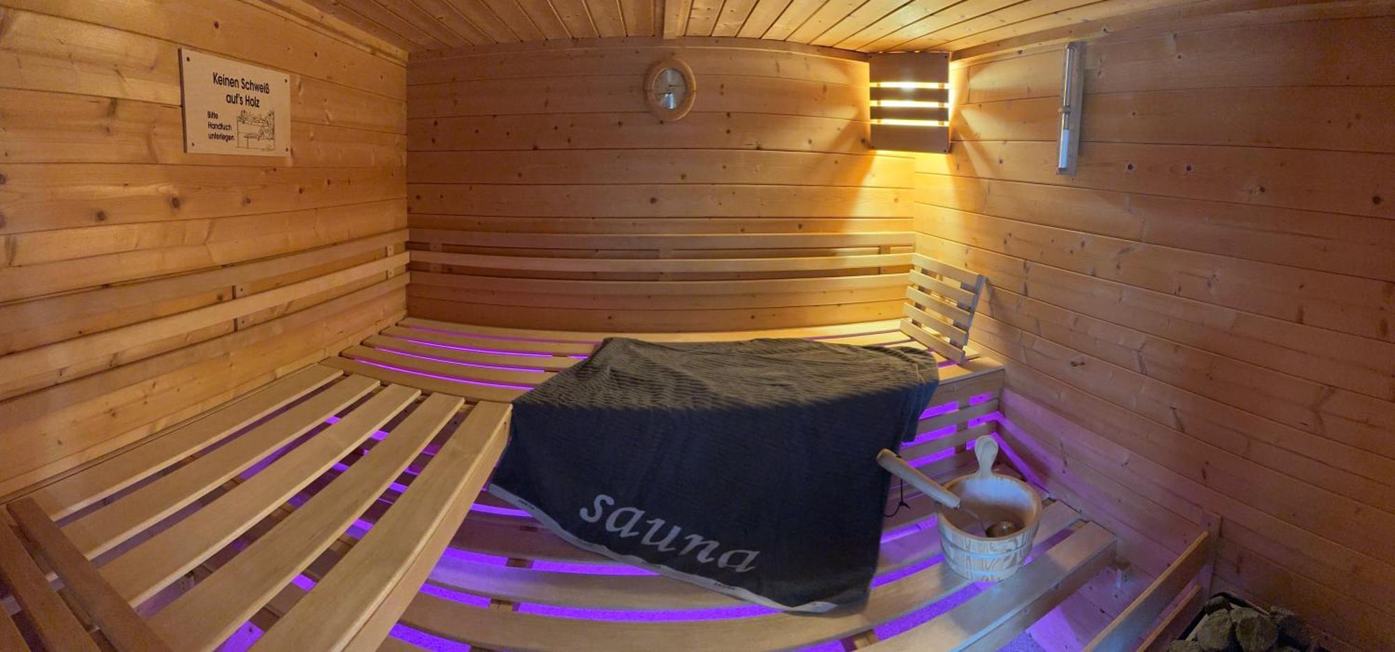 Ferienwohnung Schlossblick - 4 Sterne Sauna Pool Whirlpool Exklusiv Braunfels Esterno foto