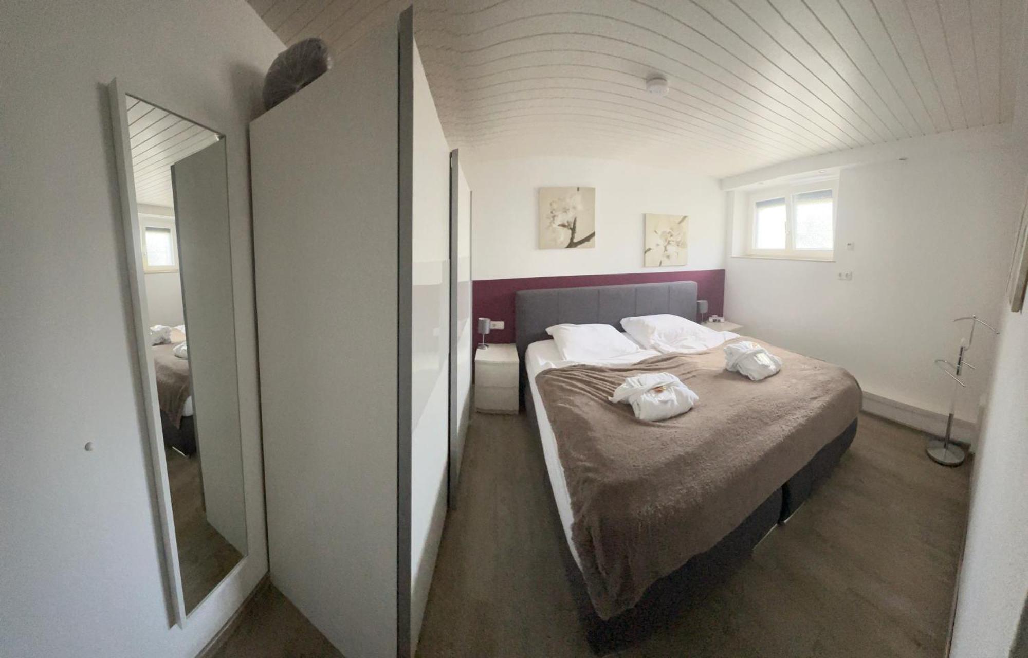 Ferienwohnung Schlossblick - 4 Sterne Sauna Pool Whirlpool Exklusiv Braunfels Esterno foto