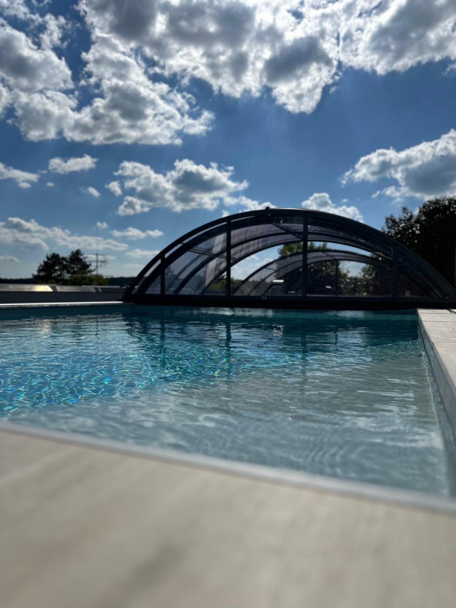 Ferienwohnung Schlossblick - 4 Sterne Sauna Pool Whirlpool Exklusiv Braunfels Esterno foto