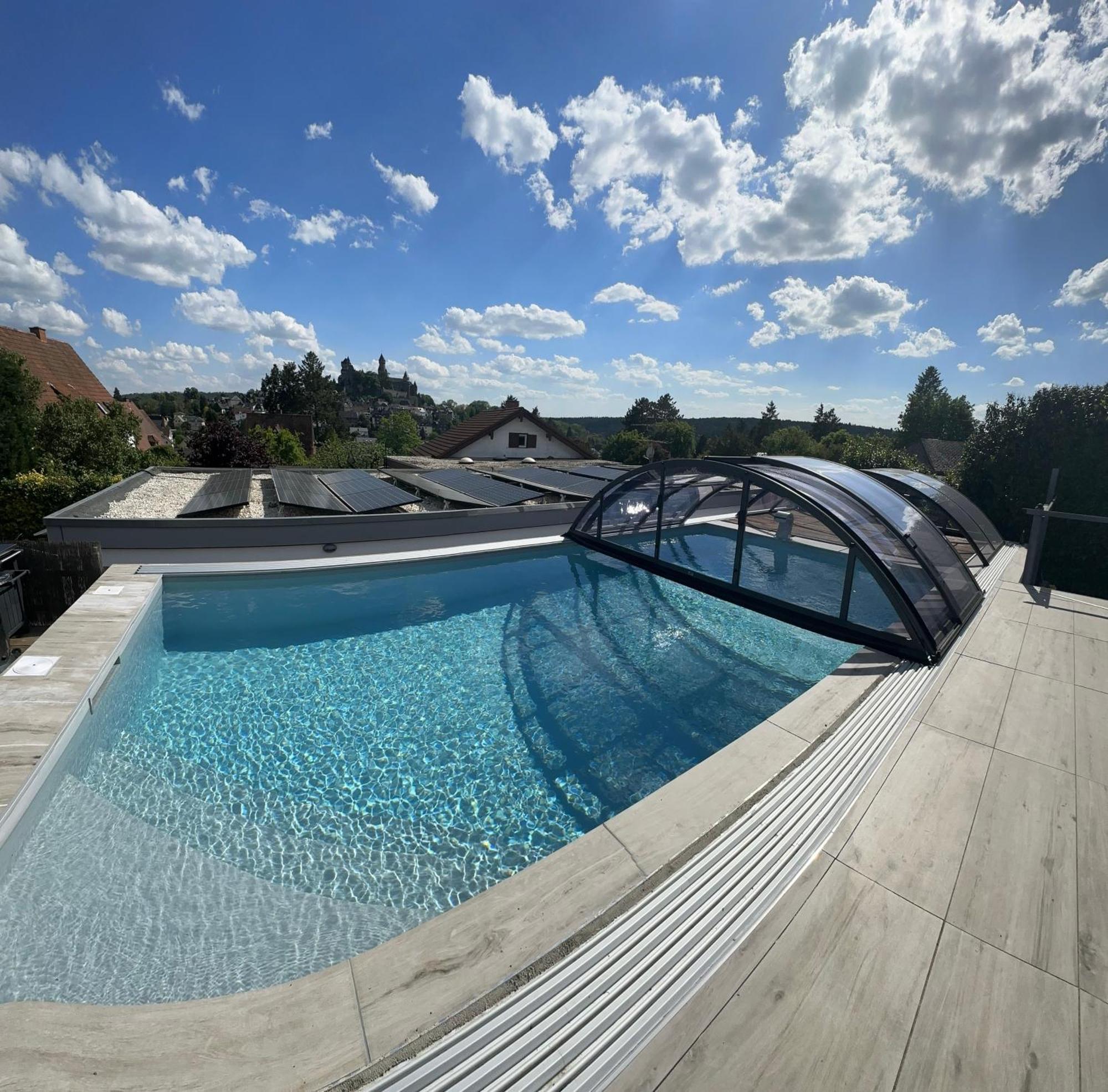 Ferienwohnung Schlossblick - 4 Sterne Sauna Pool Whirlpool Exklusiv Braunfels Esterno foto