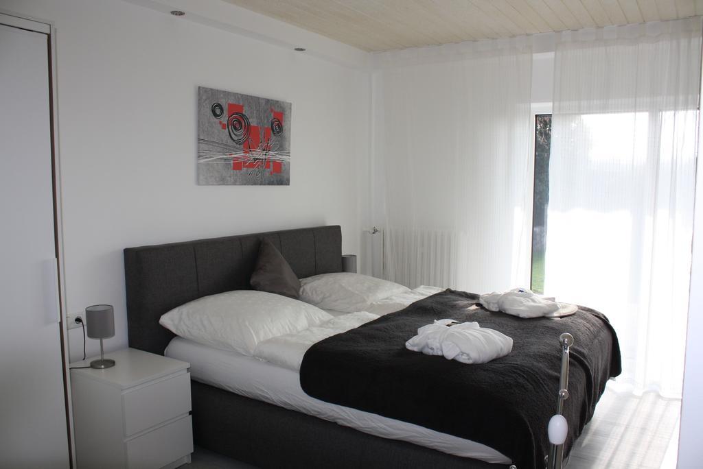Ferienwohnung Schlossblick - 4 Sterne Sauna Pool Whirlpool Exklusiv Braunfels Esterno foto